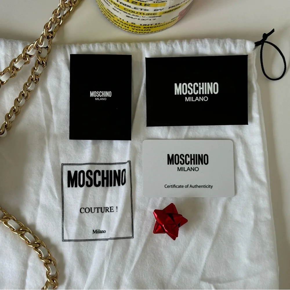 SOLD💫VESTIAIRE- MOSCHINO PILL PURSE - Picture 11 of 16